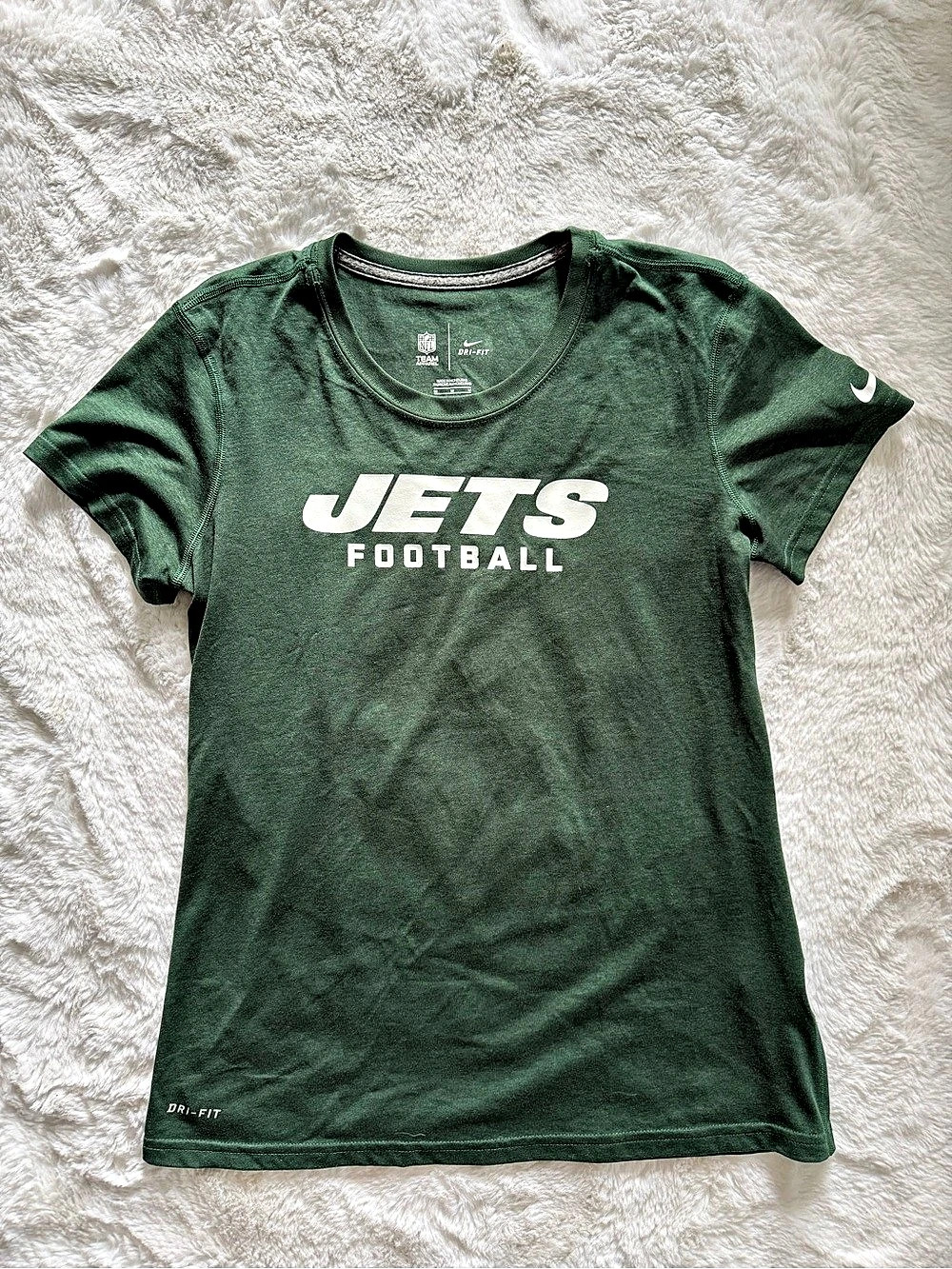 NWOT Nike NFL New York Jets Dri-FIT Women’s T-Shirt